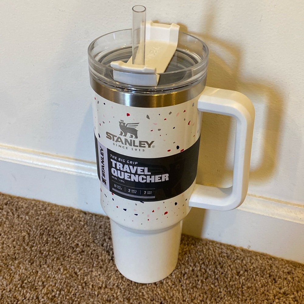 brand new Stanley 40 oz quencher
